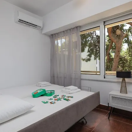 Relux Sea View 2 Bedroom By Blupine Atenas