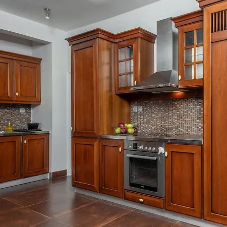 Relux Sea View 2 Bedroom By Blupine