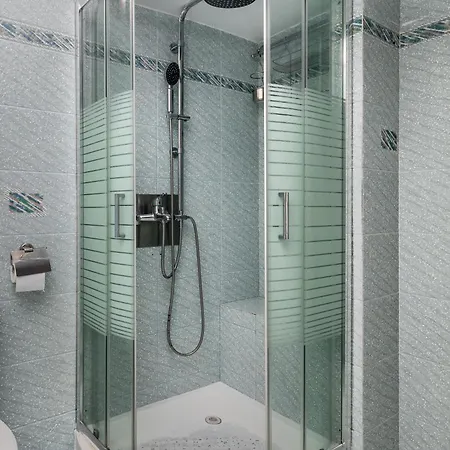 Relux Sea View 2 Bedroom By Blupine Athen